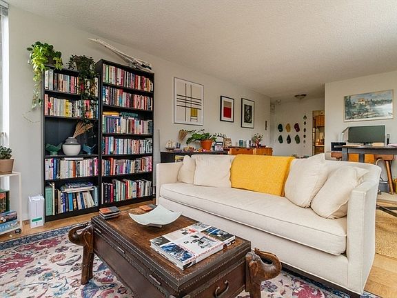 5th image of 77 Pond Ave APT 612