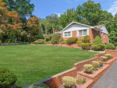 520 Caledonia Road, Dix Hills, NY, 11746