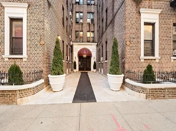 590 Parkside Ave APT 1CW, Brooklyn, NY 11226