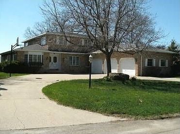 1st image of 618 Lake Shore Dr