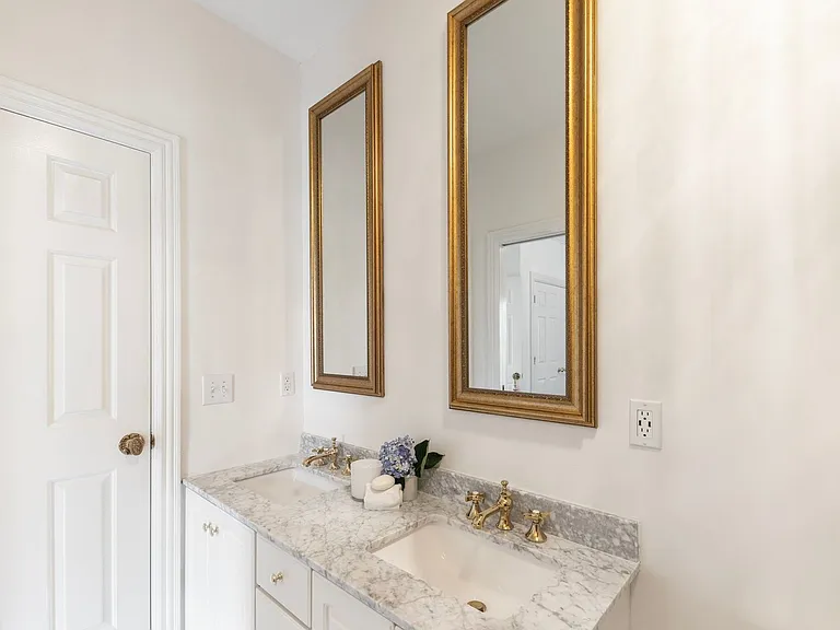 9435 Norwood Dr — Photo 42
