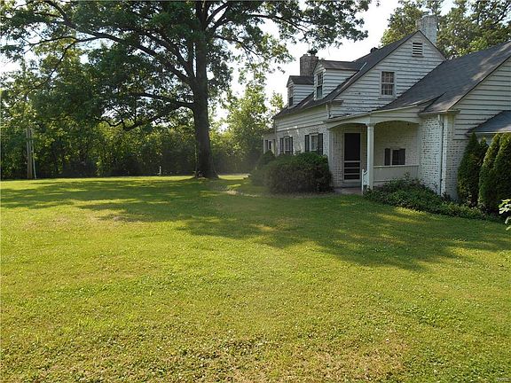 3rd image of 12 Vouga Ln