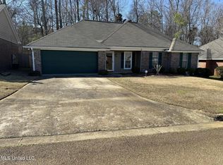 719 Lansdowne Ln, Ridgeland, MS 39157