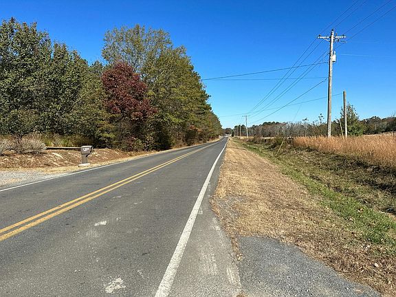 5th image of 2446 Lake Francis Rd NE