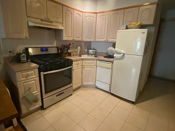 580 Union Street image 7 of 10