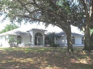 800 Woodside Pl, Sebring, FL 33870