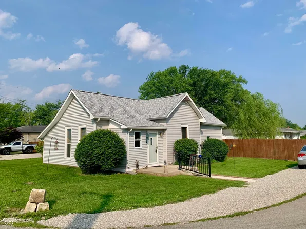 107 11th St, Elizabethtown, IN 47232