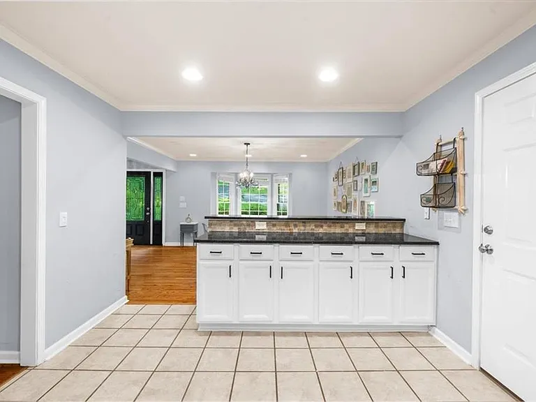 5667 Colton Dr — Photo 13