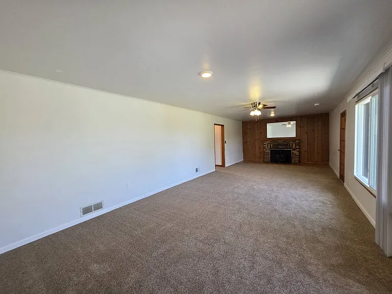 1325 N Cleveland St — Photo 14