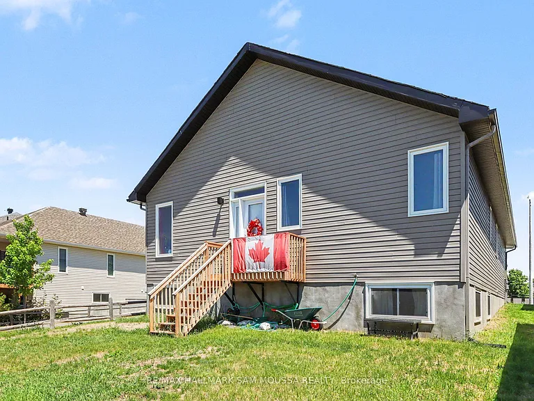 656 Bracewell St — Photo 27