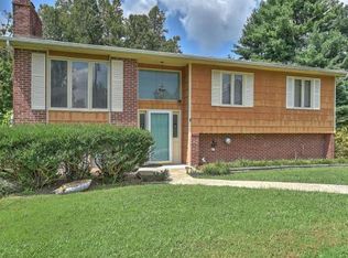 225 Wildwood Dr, Bristol, TN 37620