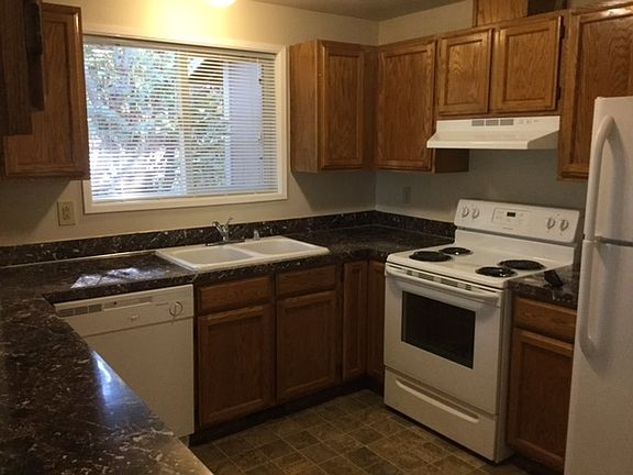 4th image of 5510 205th Street Ct E