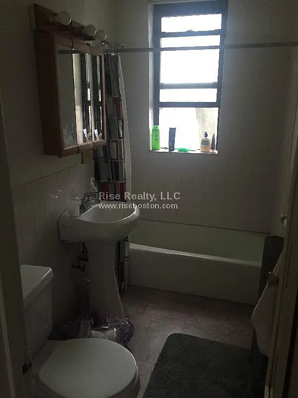 4 bed, 2.0 bath, $3,700 — Photo 3