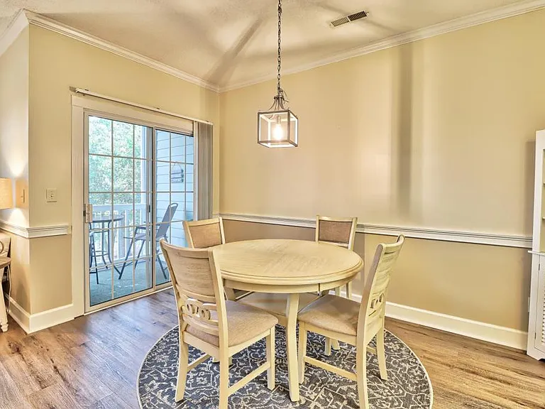 698 Riverwalk Dr — Photo 9