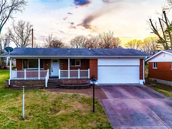 576 Clager Dr, Saint Louis, MO 63125