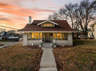 915 N 9th St, Atchison, KS 66002