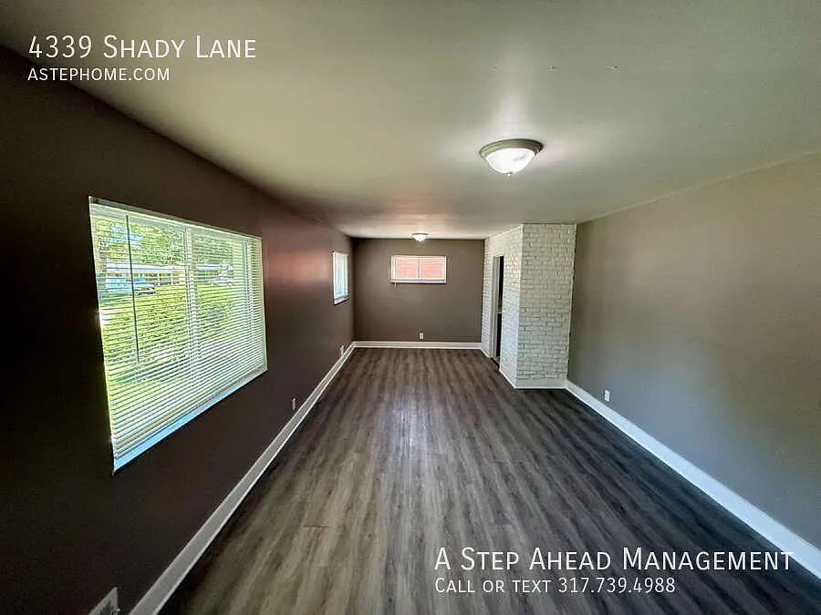 Spacious 3 Bedroom, 2.5 Bathroom Home with Attached Garage & Large Fenced Backyard — Photo 2