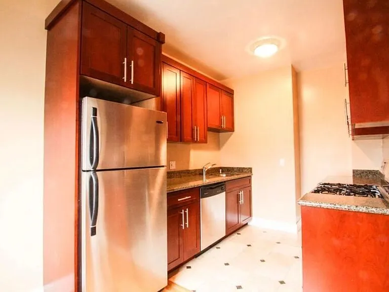 3155 Broderick St #105 — Photo 3
