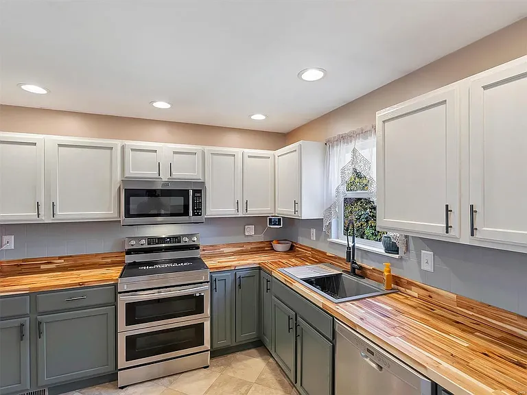 2109 Brookview Ct — Photo 11