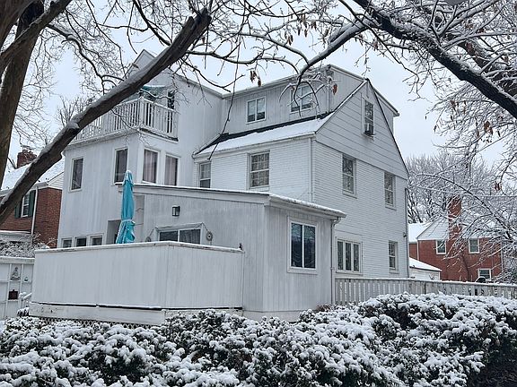 3rd image of 4701 45th St NW