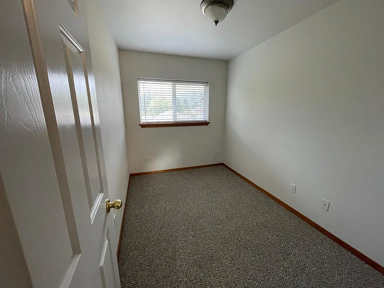 1301 Nehalem Ave — Photo 11