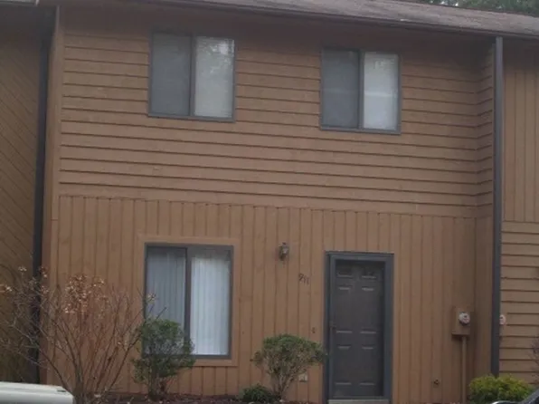 911 Lora Ln, Blacksburg, VA 24060