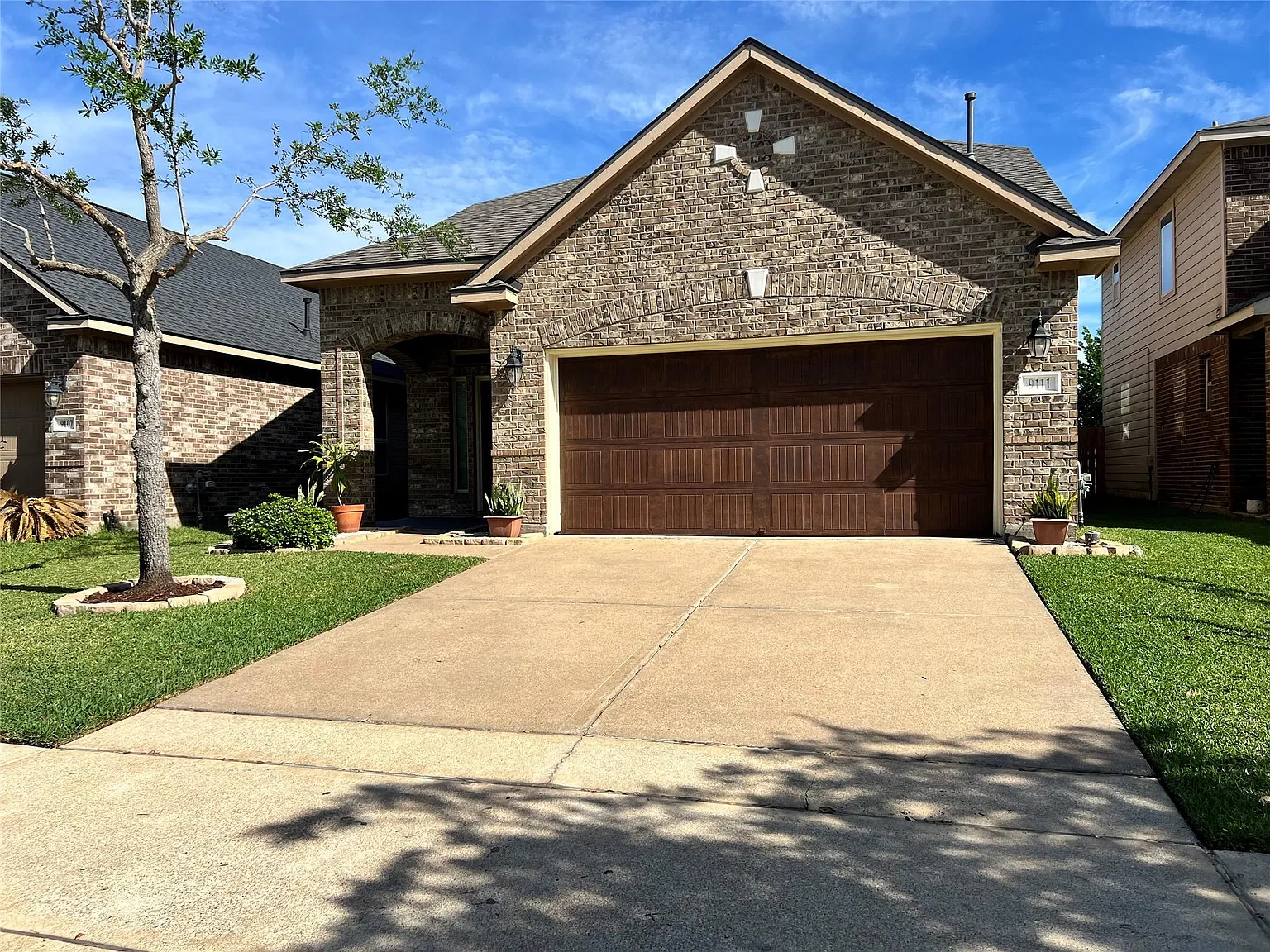 3 bed, 2.5 bath, 1764 sqft, $2,000 — Photo 1