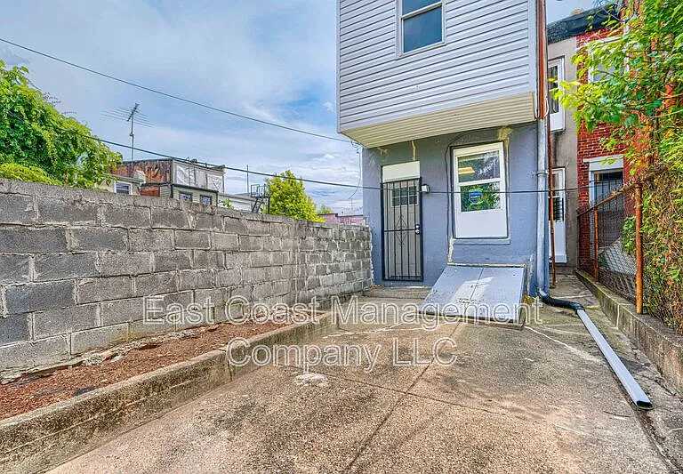 1514 E Federal St — Photo 29