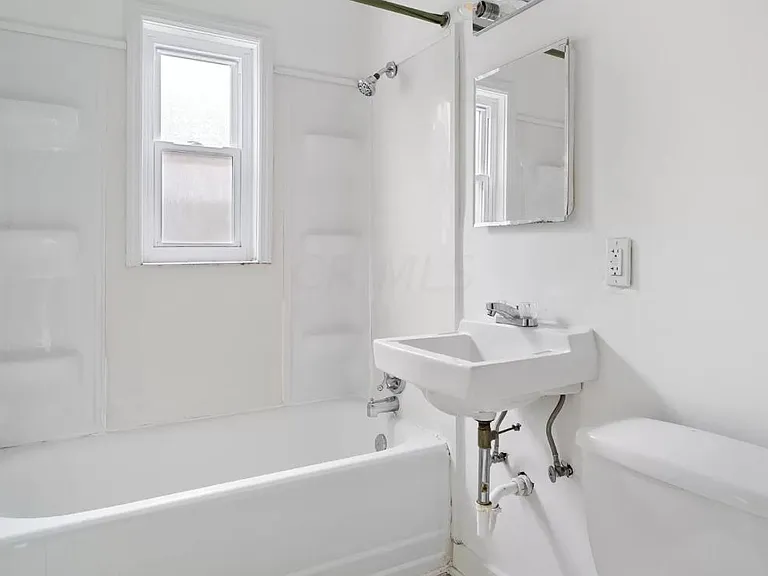 3256 Indianola Ave — Photo 10