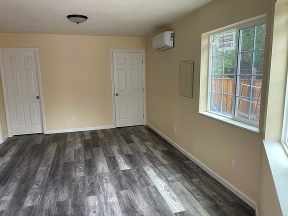 4th image of 216 S 20th St #C