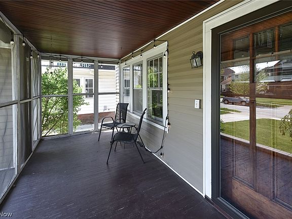 3rd image of 2172 Glenbury Ave