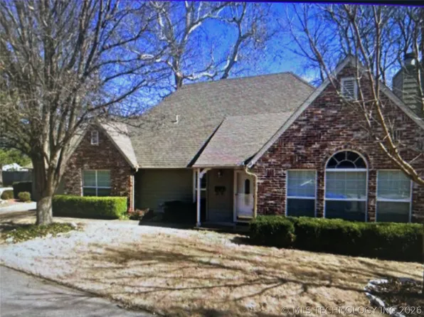 5521 S Delaware Ct, Tulsa, OK 74105