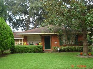 8721 Bob White Dr, Houston, TX 77074