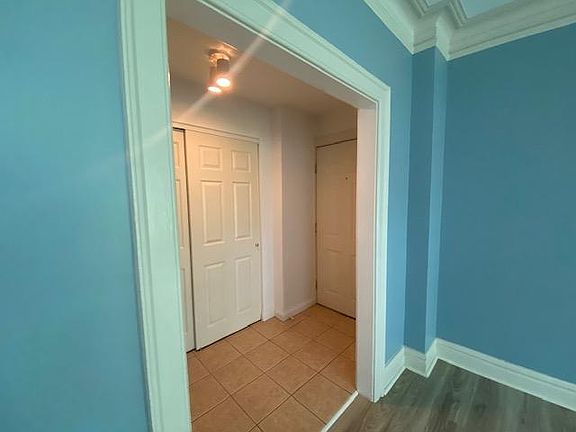 5th image of 5510 Waterman Blvd APT 401