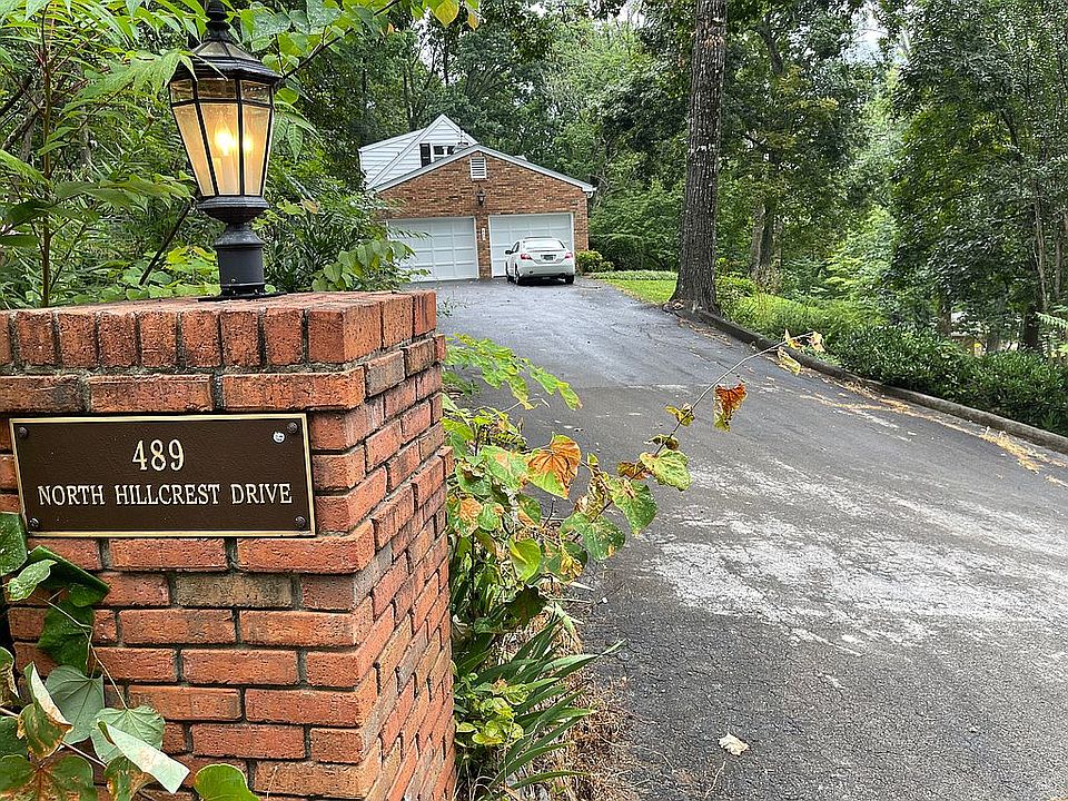 2nd image of 489 N Hillcrest Dr