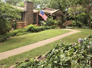 16 Wood Ln, Monticello, IL 61856