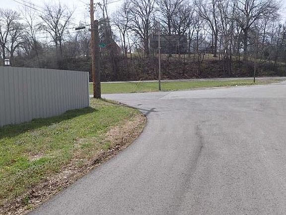 5th image of 3812 NE Drexel Rd