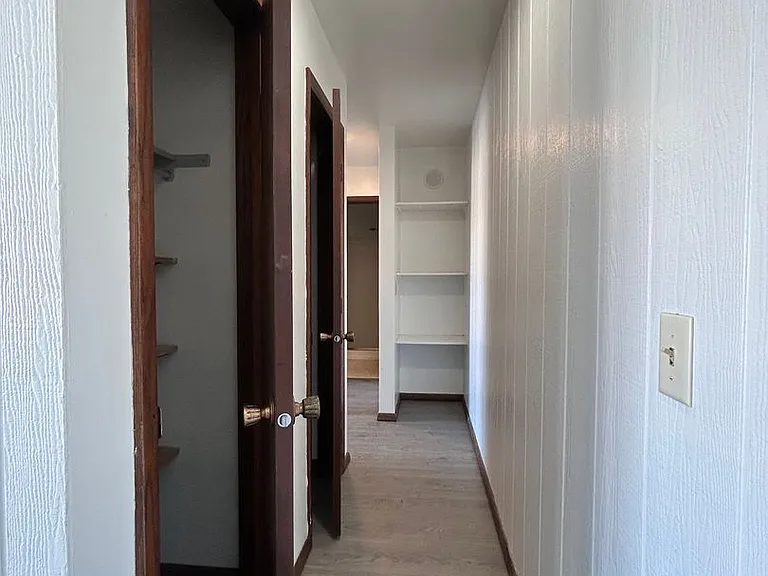 910 Richard Dr — Photo 3