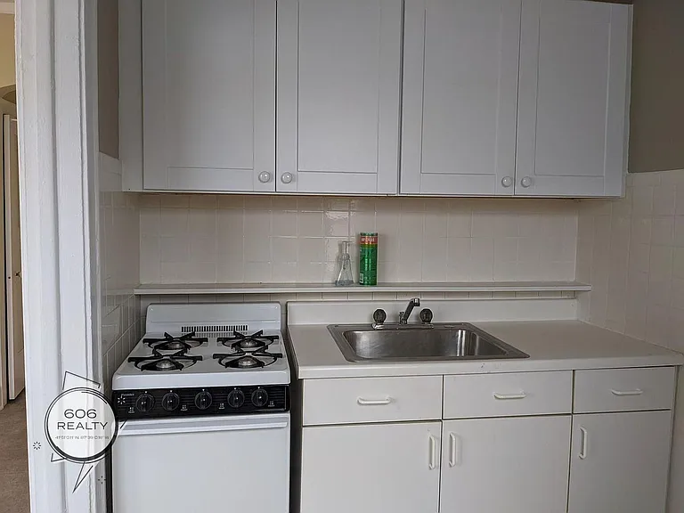 3118-20 S Oak Park Ave — Photo 10