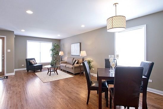 4th image of 2141 W Race Ave