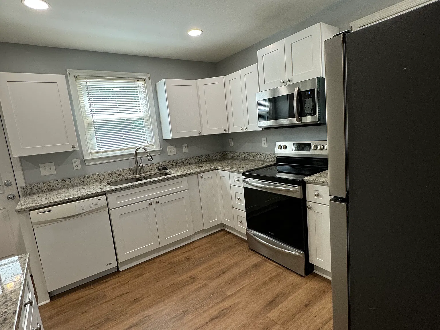 3 bed, 1390 sqft, $1,950 — Photo 4