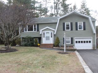 17 Evergreen Dr, Taunton, MA 02780