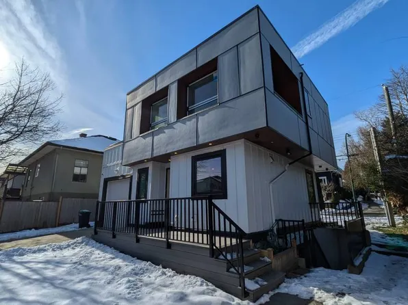 4208 John St #1, Vancouver, BC V5V 3W7