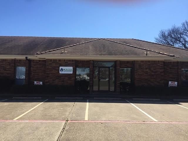 1st image of 2305 Roosevelt Dr Suite D