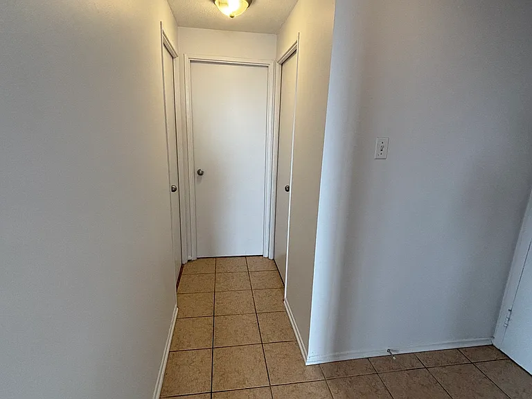 1245 Walkley Rd — Photo 16
