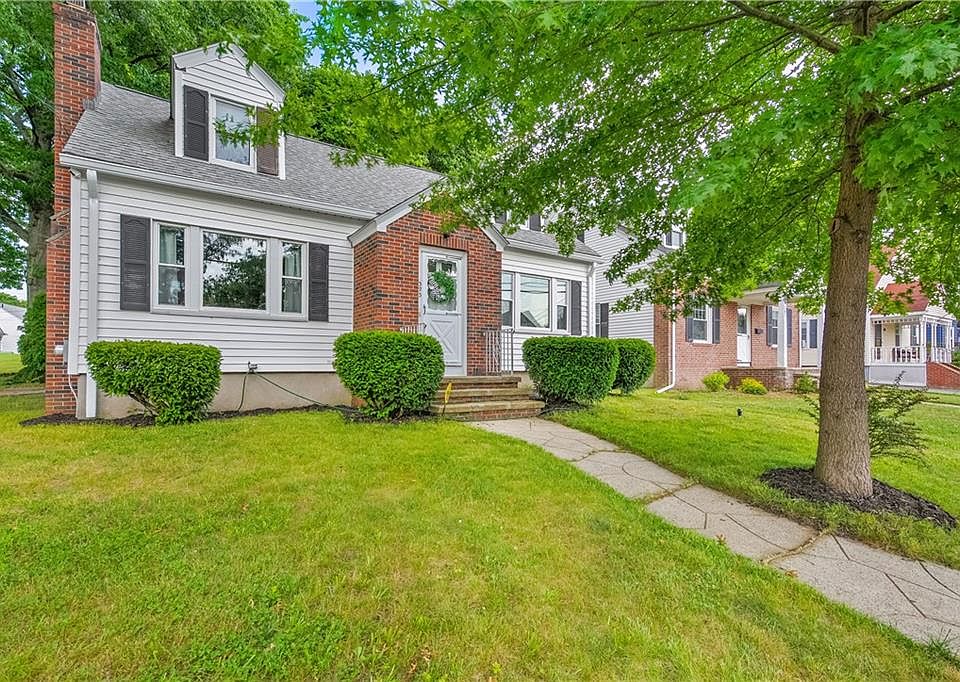 1st image of 393 Sharon St