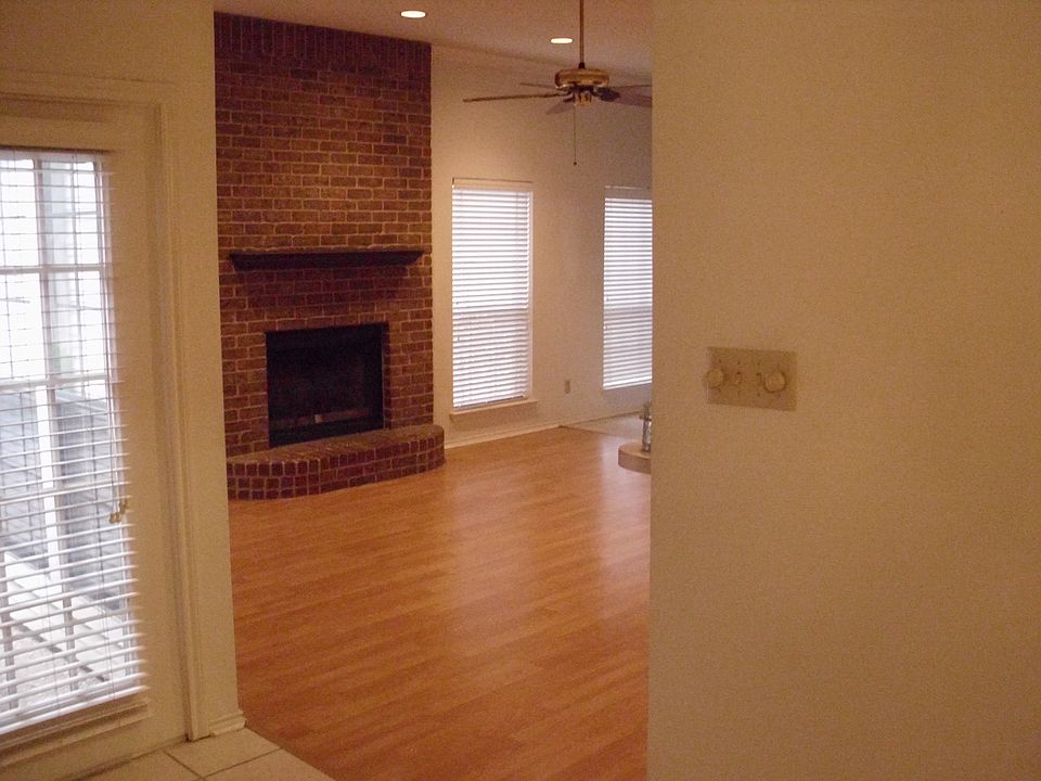 2nd image of 814 Cullum Ave