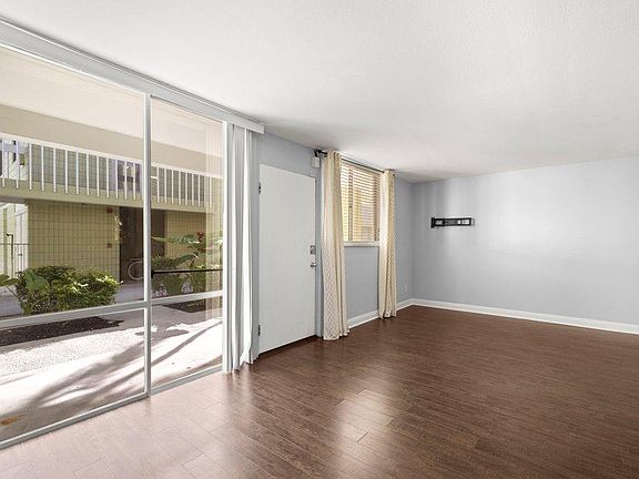 4th image of 1301 S Howard Ave APT C7