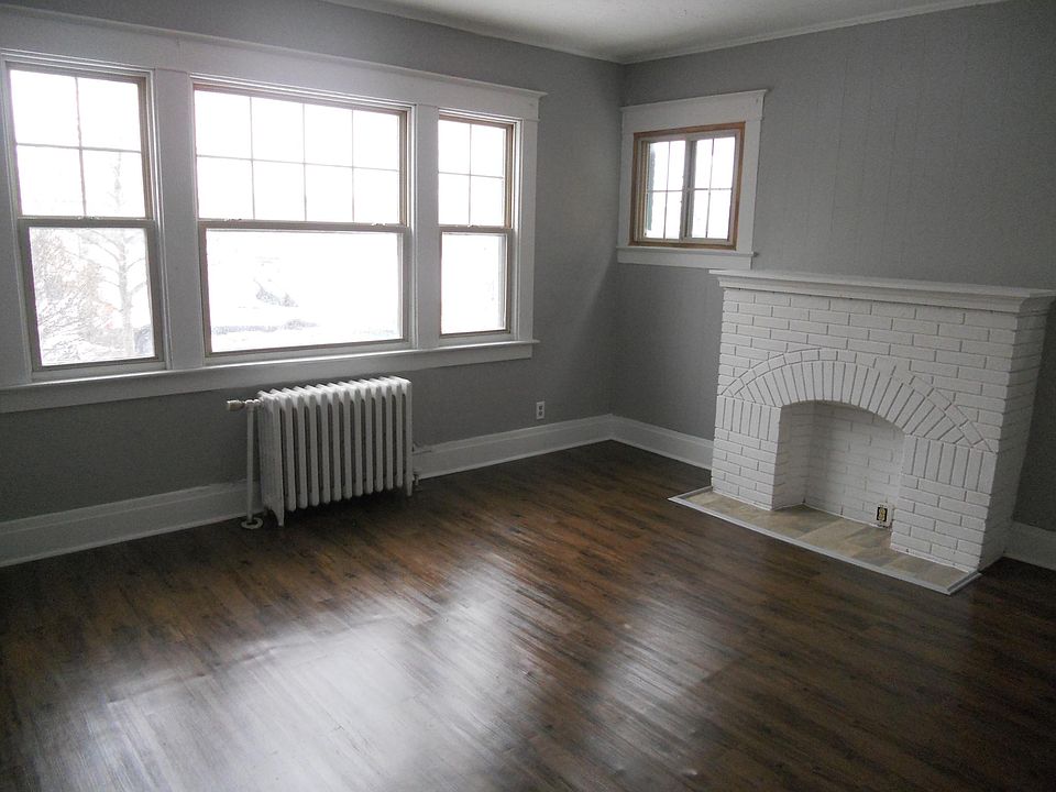 1st image of 2730 Main St APT 15