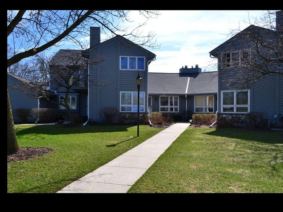 1st image of 15739 W Brook Dr